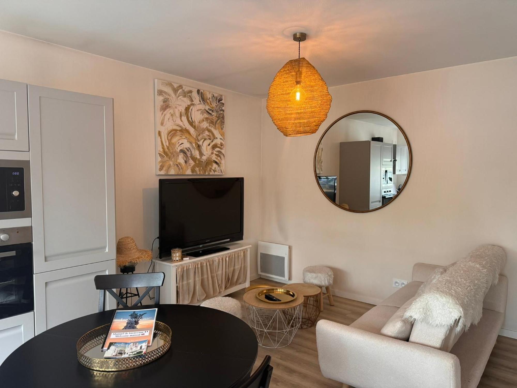Maison + Parking Prive Au Coeur Angouleme 60M2 المظهر الخارجي الصورة